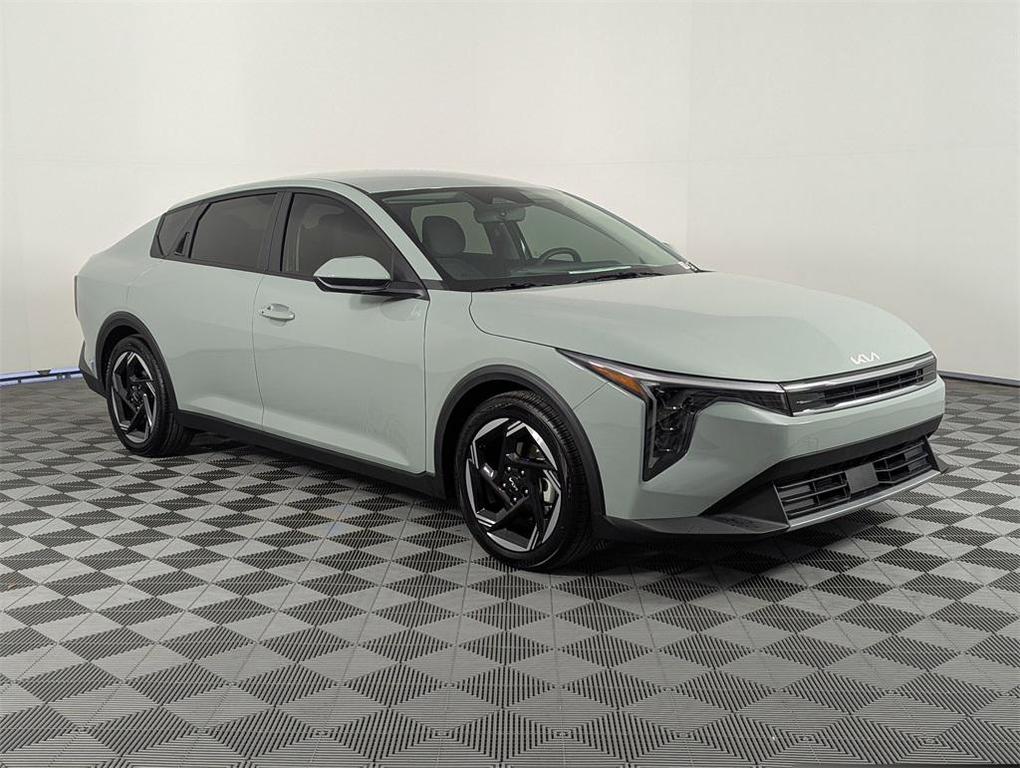 new 2025 Kia K4 car, priced at $24,375