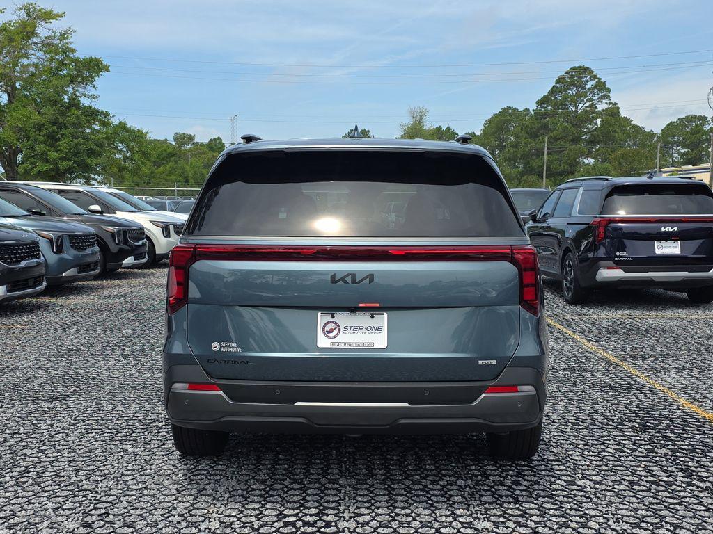 new 2026 Kia Carnival Hybrid car, priced at $48,001
