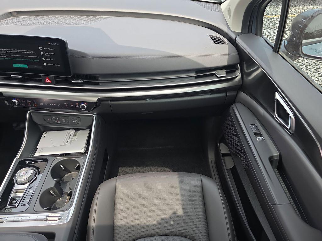 new 2026 Kia Carnival Hybrid car, priced at $48,001