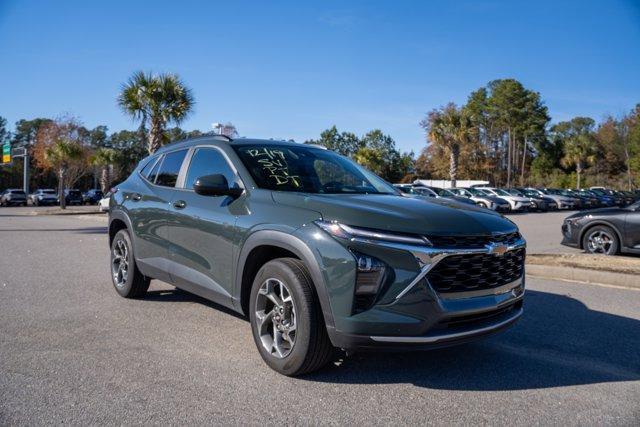 used 2025 Chevrolet Trax car, priced at $21,990