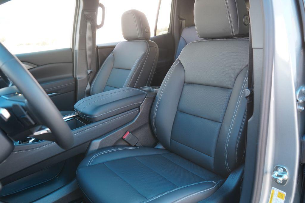 new 2026 Chevrolet Traverse car, priced at $42,631