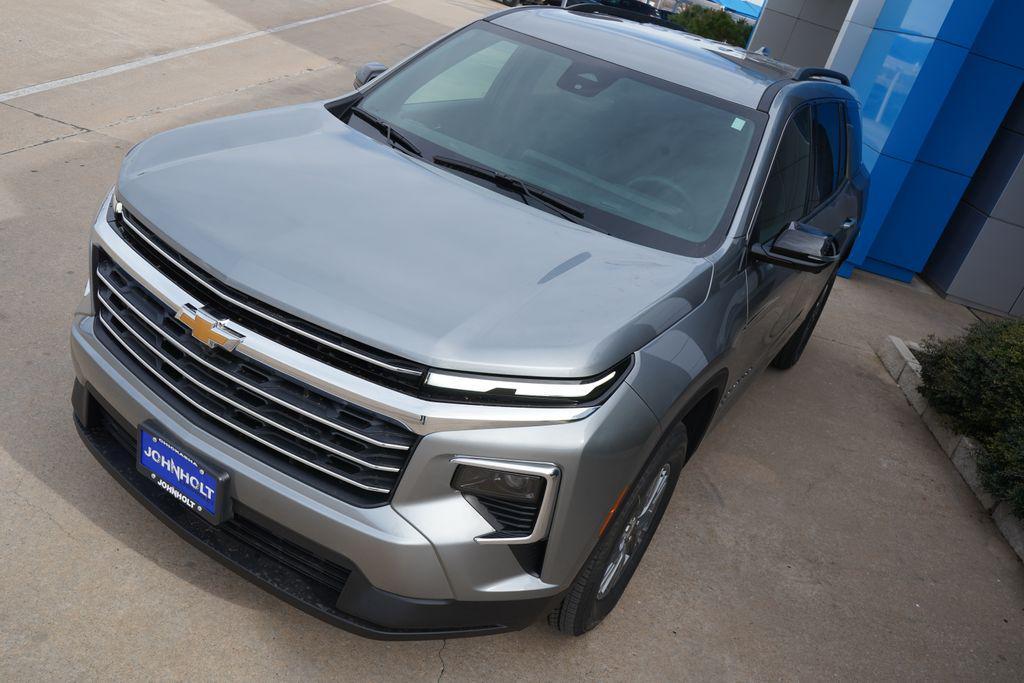 new 2026 Chevrolet Traverse car, priced at $42,631