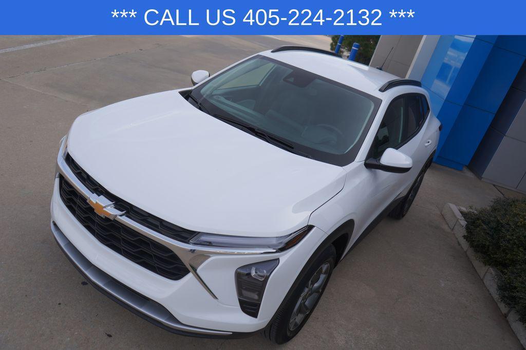 used 2025 Chevrolet Trax car, priced at $22,897