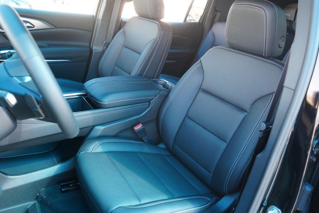 new 2026 Chevrolet Traverse car, priced at $43,893