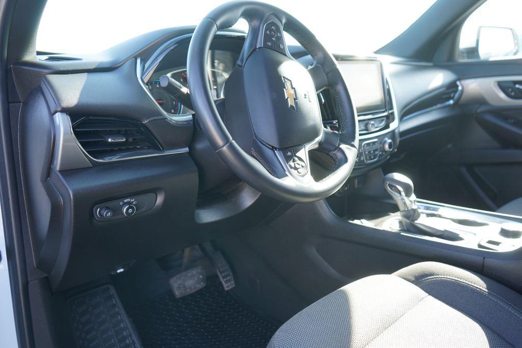 used 2023 Chevrolet Traverse car, priced at $22,999