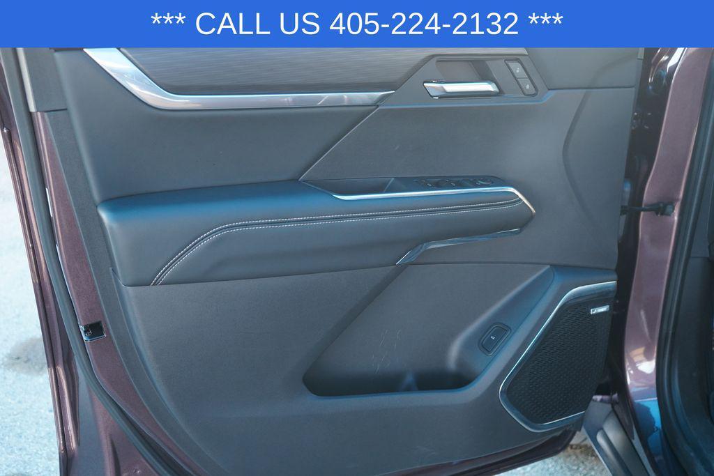 used 2025 GMC Acadia car, priced at $35,231