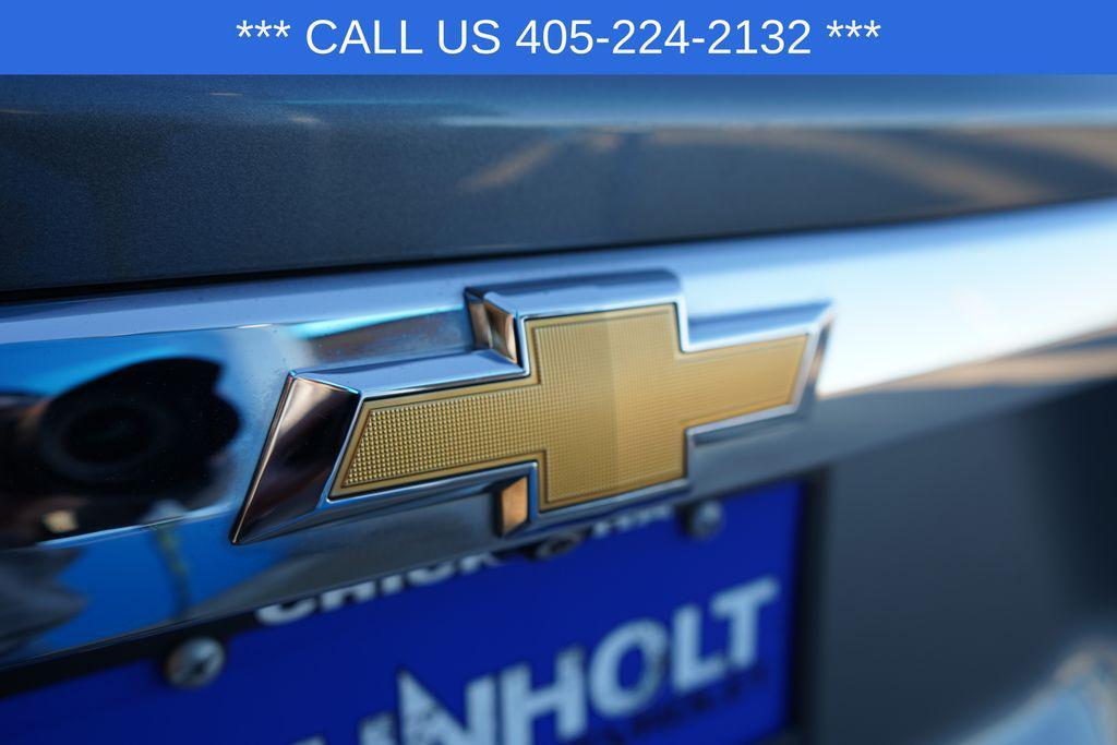 used 2021 Chevrolet Traverse car, priced at $21,113