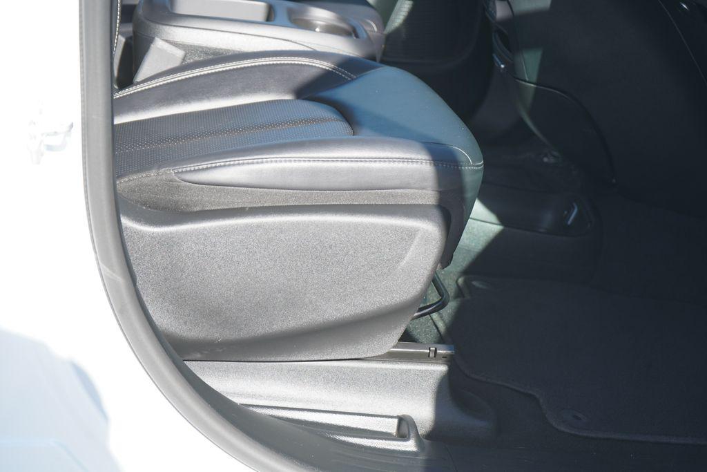 used 2025 Chrysler Pacifica car, priced at $28,999