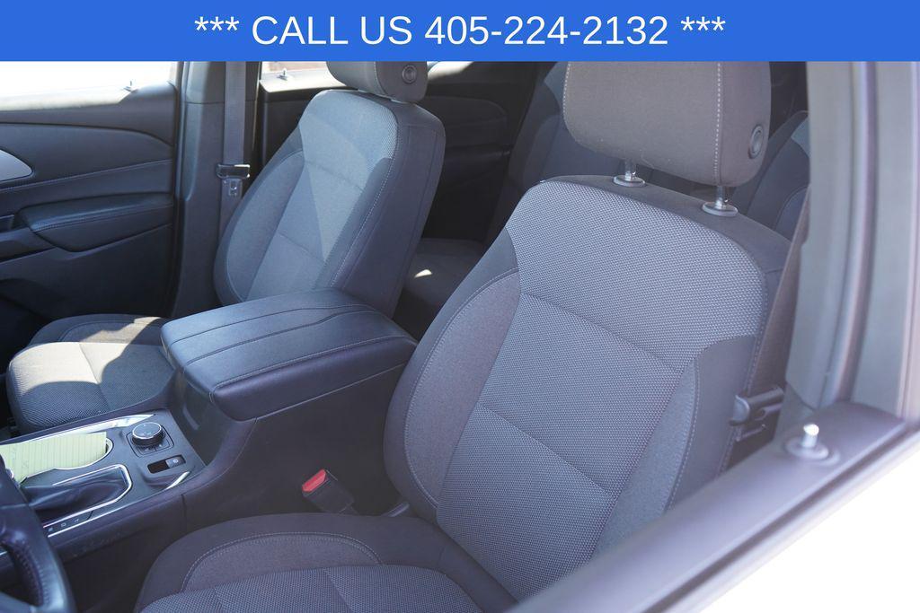 used 2022 Chevrolet Traverse car, priced at $24,829