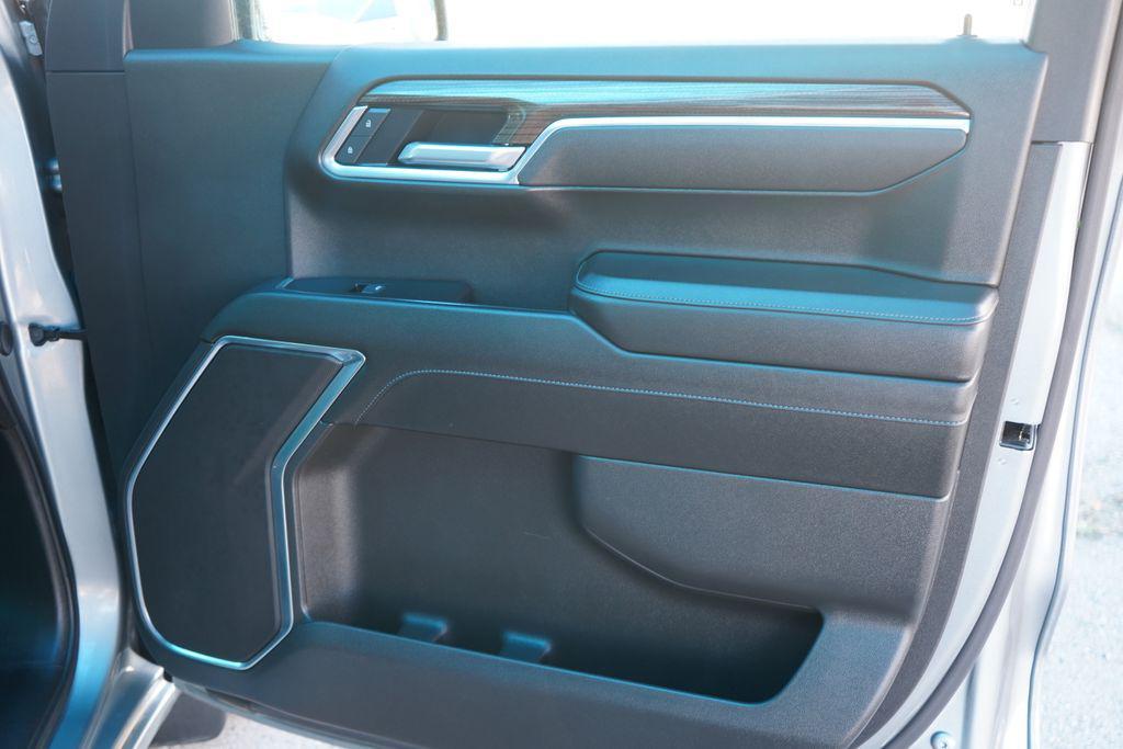 used 2025 Chevrolet Silverado 1500 car, priced at $40,885