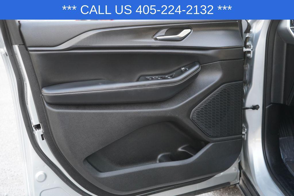 used 2023 Jeep Grand Cherokee L car, priced at $25,702