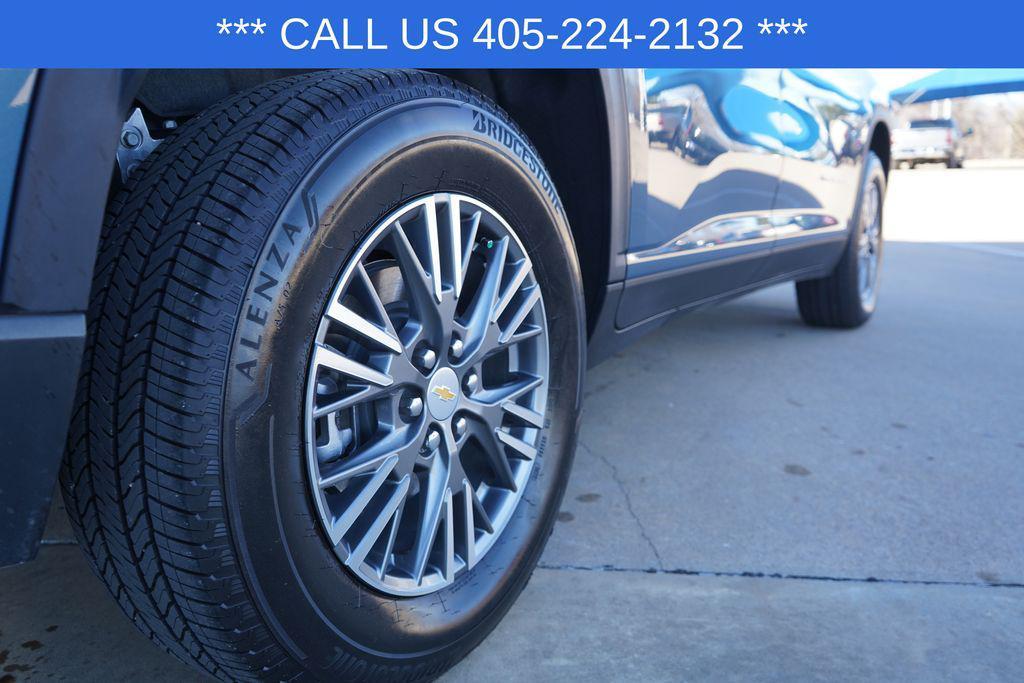 used 2025 Chevrolet Traverse car, priced at $36,723