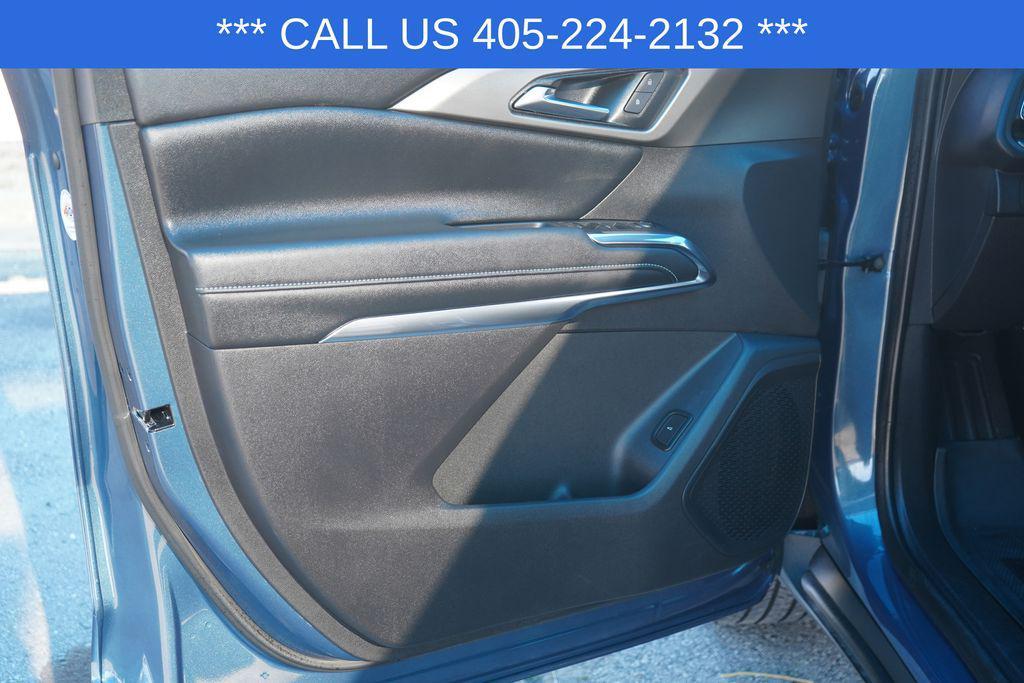 used 2025 Chevrolet Traverse car, priced at $36,723