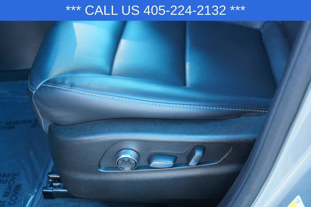 used 2025 Cadillac XT4 car, priced at $33,652