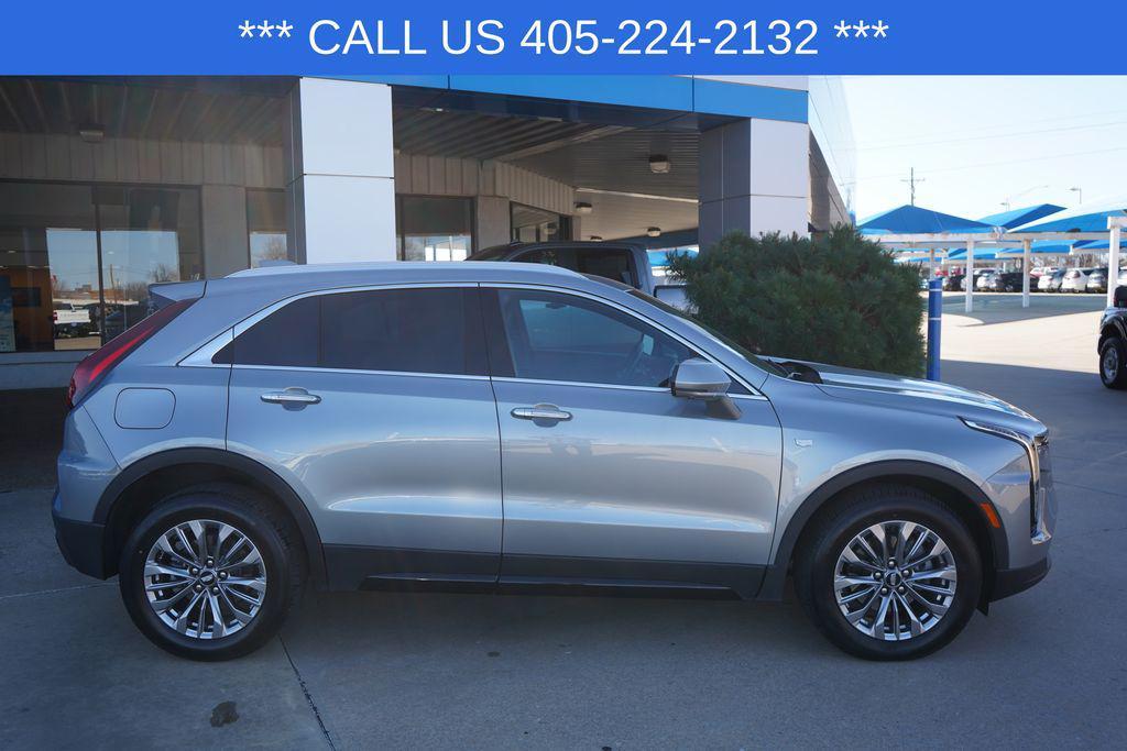 used 2025 Cadillac XT4 car, priced at $33,652