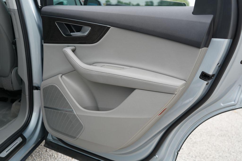 used 2024 Audi Q7 car, priced at $34,991