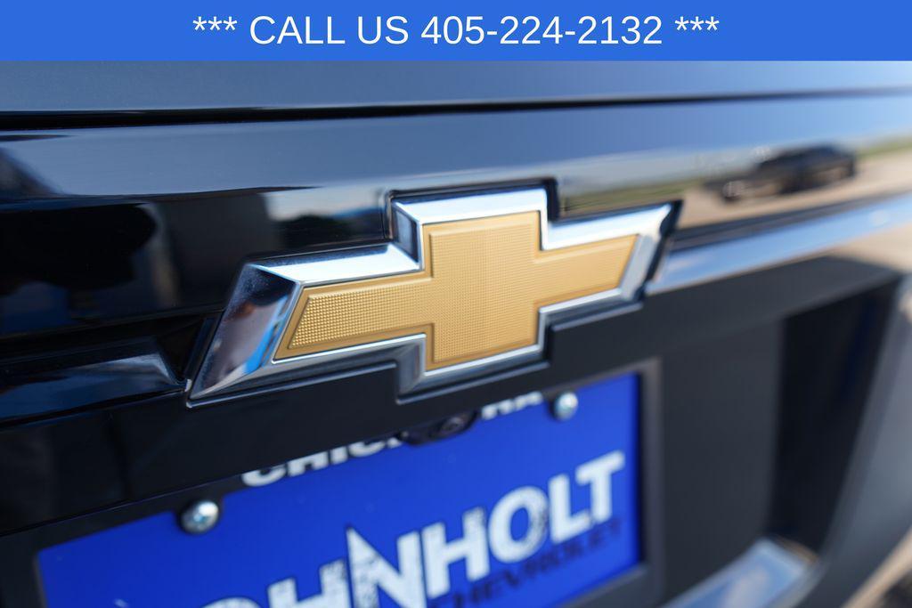 used 2025 Chevrolet Traverse car, priced at $37,991