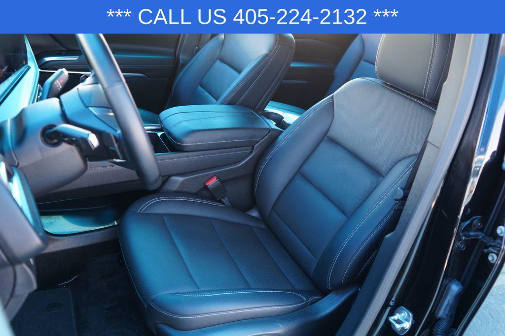 used 2025 Chevrolet Traverse car, priced at $37,991