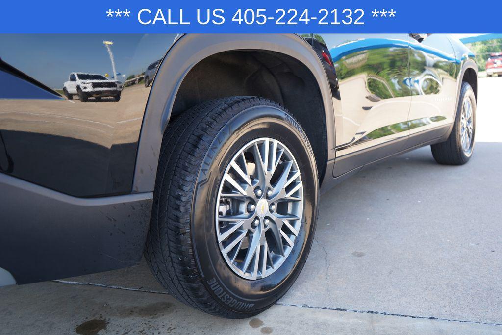 used 2025 Chevrolet Traverse car, priced at $37,991