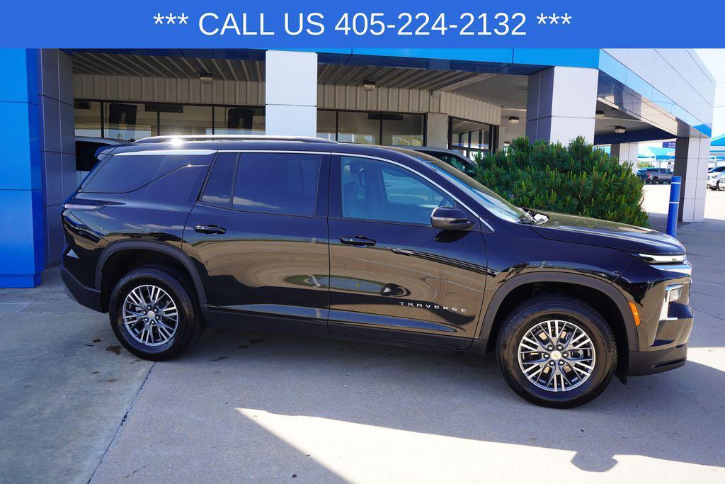 used 2025 Chevrolet Traverse car, priced at $37,991
