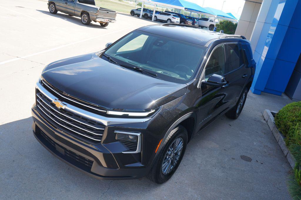 used 2025 Chevrolet Traverse car, priced at $35,806