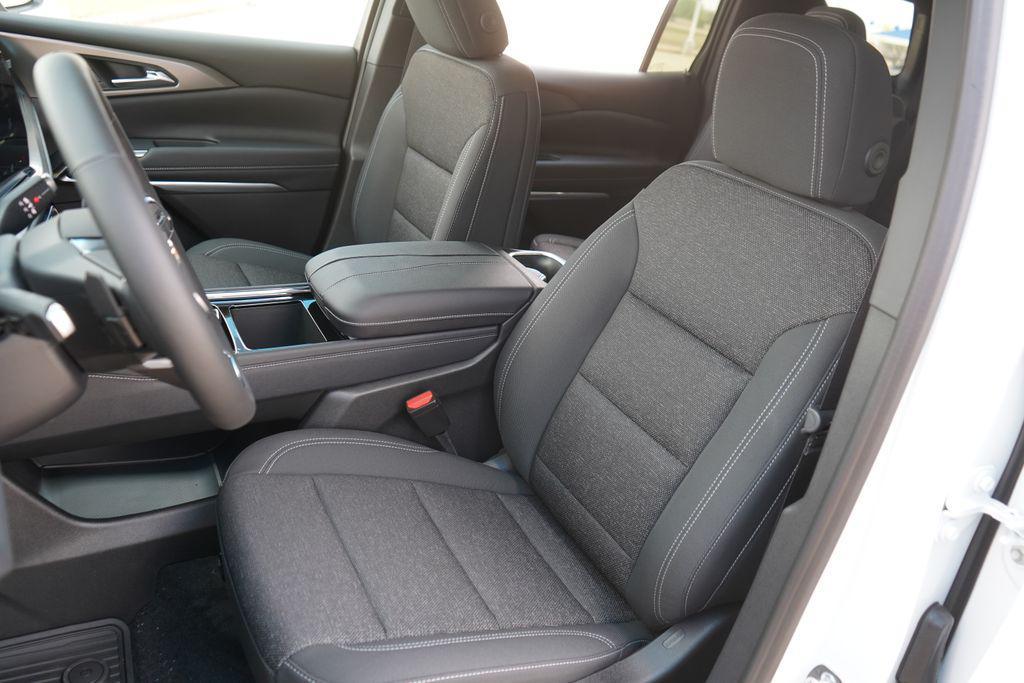 new 2026 Chevrolet Traverse car, priced at $43,121