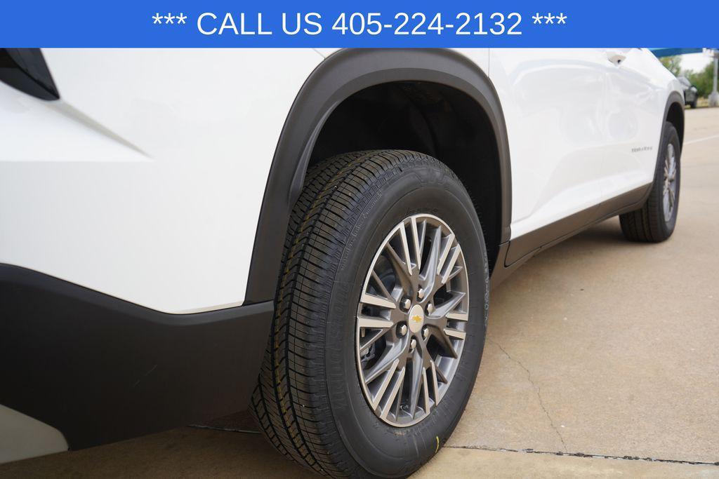 new 2026 Chevrolet Traverse car, priced at $43,199