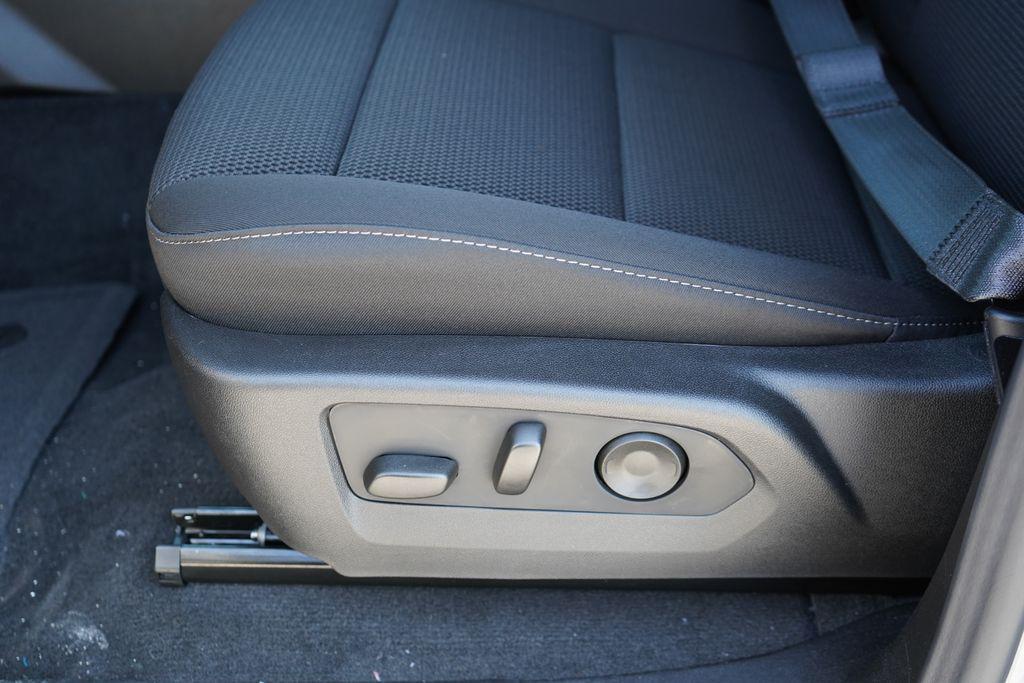 new 2026 Chevrolet Colorado car, priced at $34,000