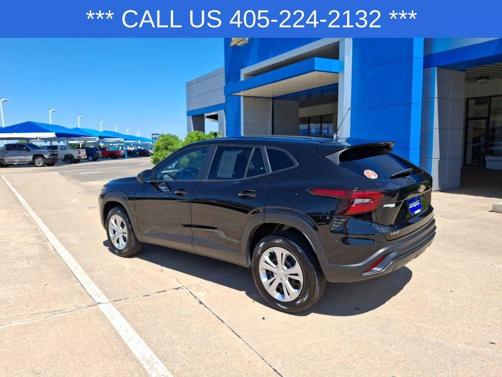 used 2025 Chevrolet Trax car, priced at $22,167