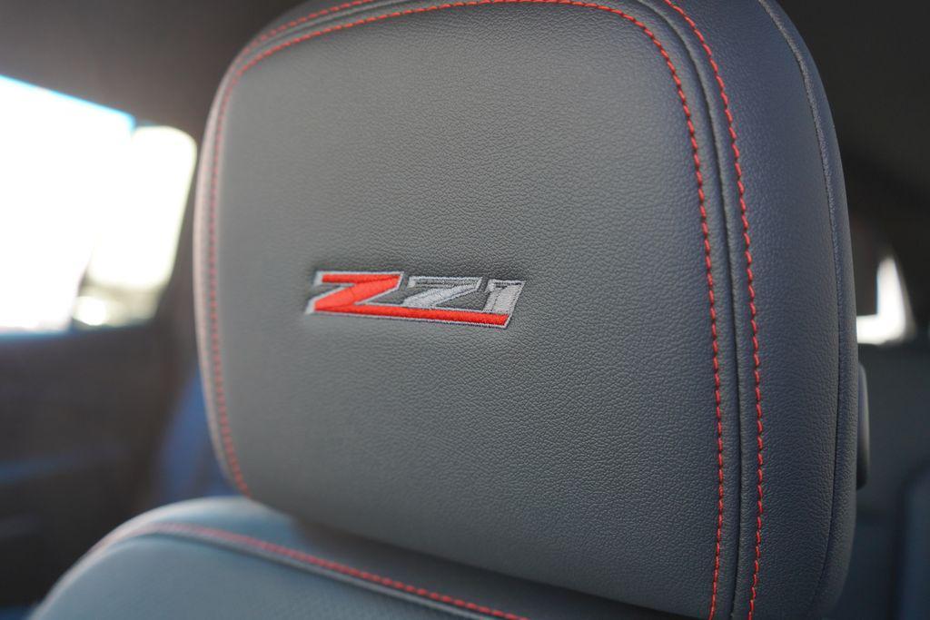 new 2026 Chevrolet Traverse car, priced at $55,305