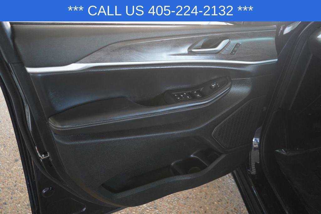 used 2024 Jeep Grand Cherokee L car, priced at $36,992