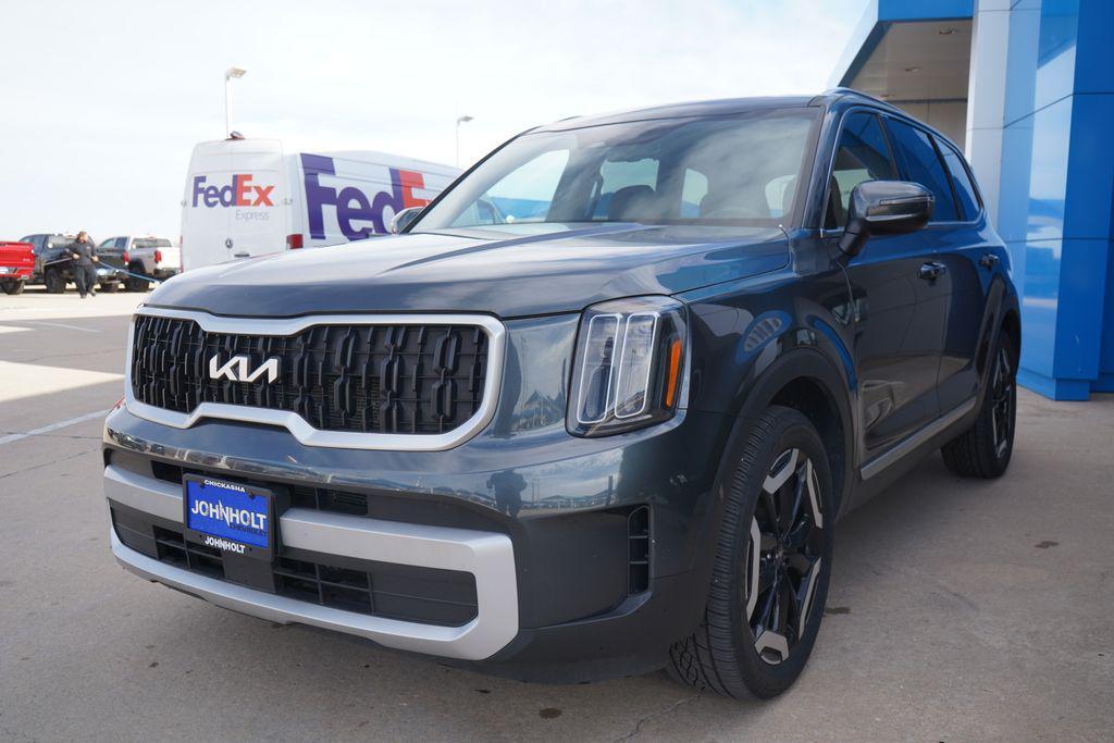used 2024 Kia Telluride car, priced at $34,900