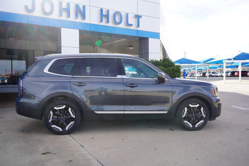 used 2024 Kia Telluride car, priced at $34,900