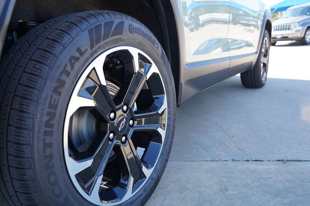 new 2026 Chevrolet Equinox car, priced at $29,387