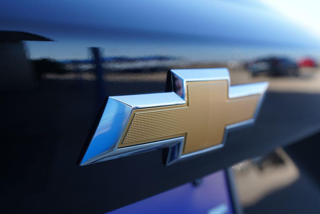 new 2026 Chevrolet Trax car, priced at $25,425