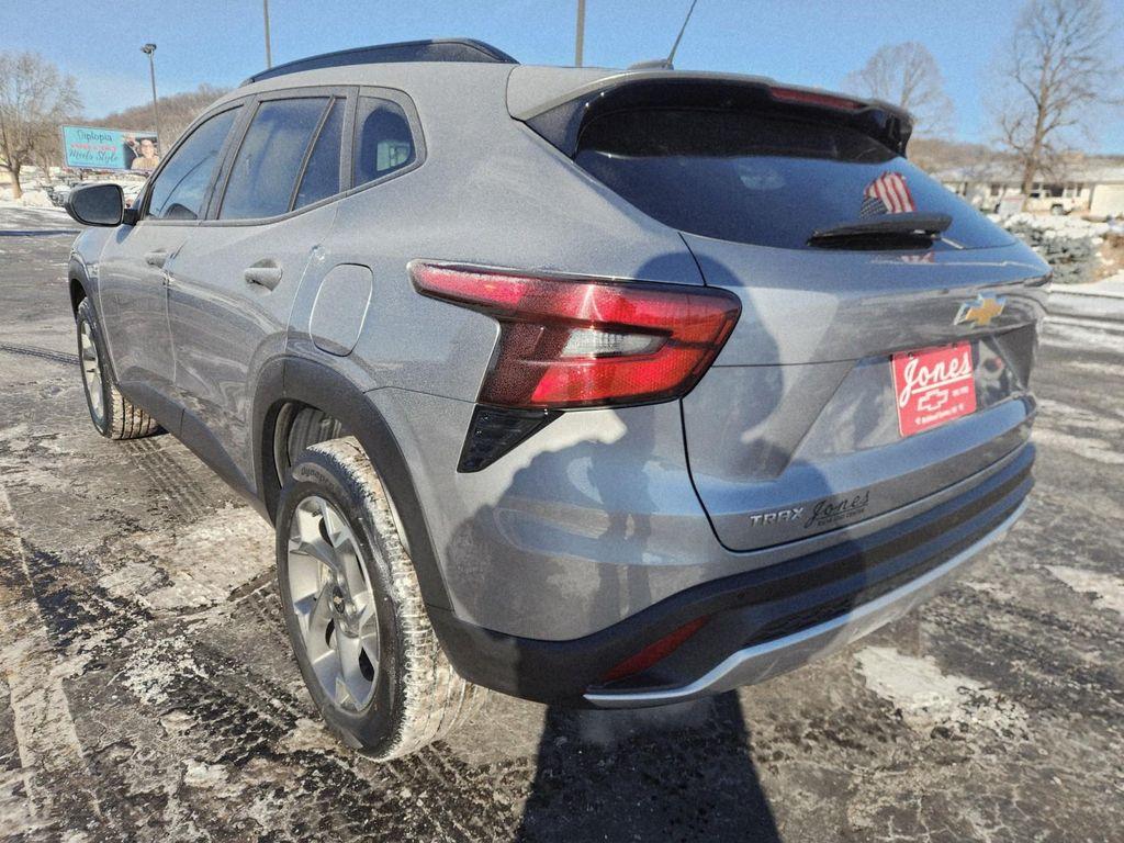 used 2024 Chevrolet Trax car, priced at $21,487
