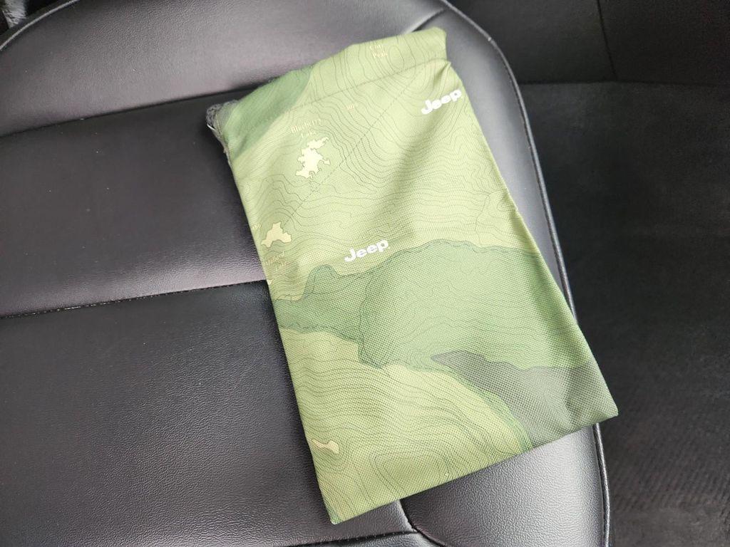 used 2024 Jeep Grand Cherokee car, priced at $32,987