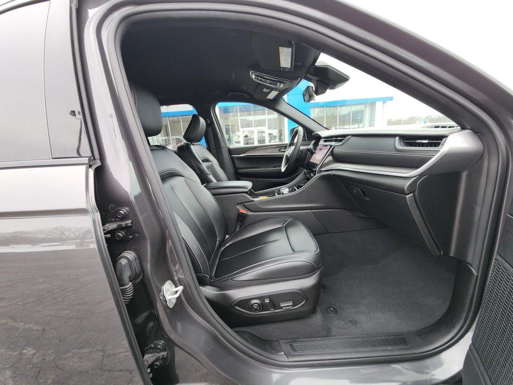 used 2024 Jeep Grand Cherokee car, priced at $32,987