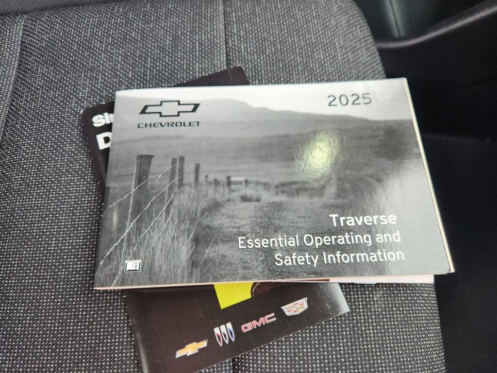 used 2025 Chevrolet Traverse car, priced at $37,987