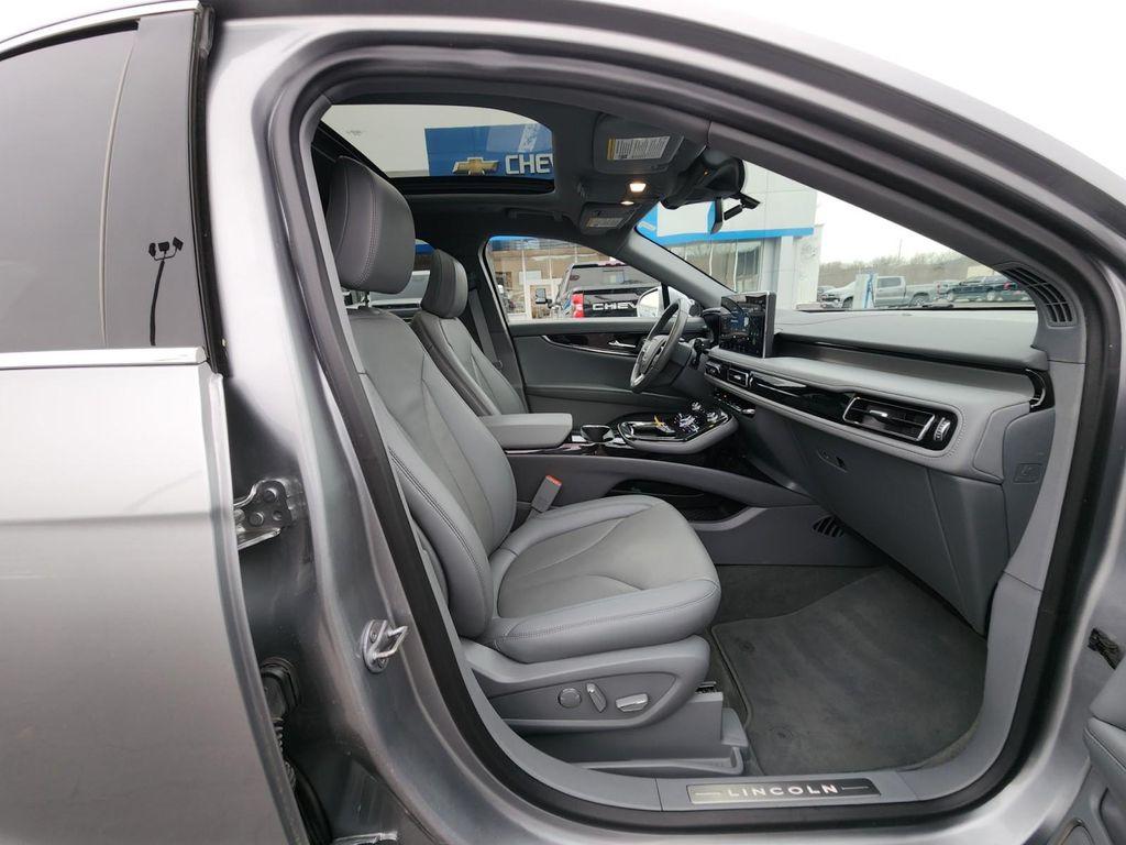 used 2022 Lincoln Nautilus car, priced at $32,987