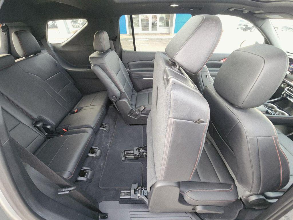 used 2025 Chevrolet Traverse car, priced at $48,987