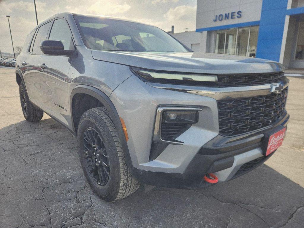 used 2025 Chevrolet Traverse car, priced at $48,987