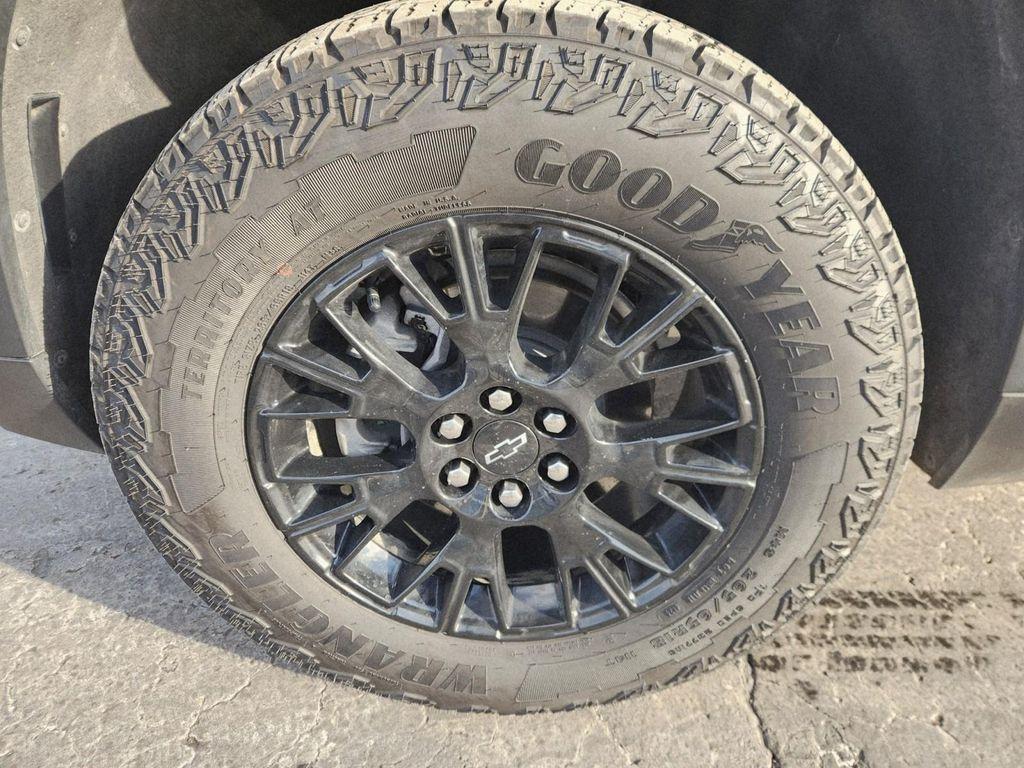 used 2025 Chevrolet Traverse car, priced at $48,987