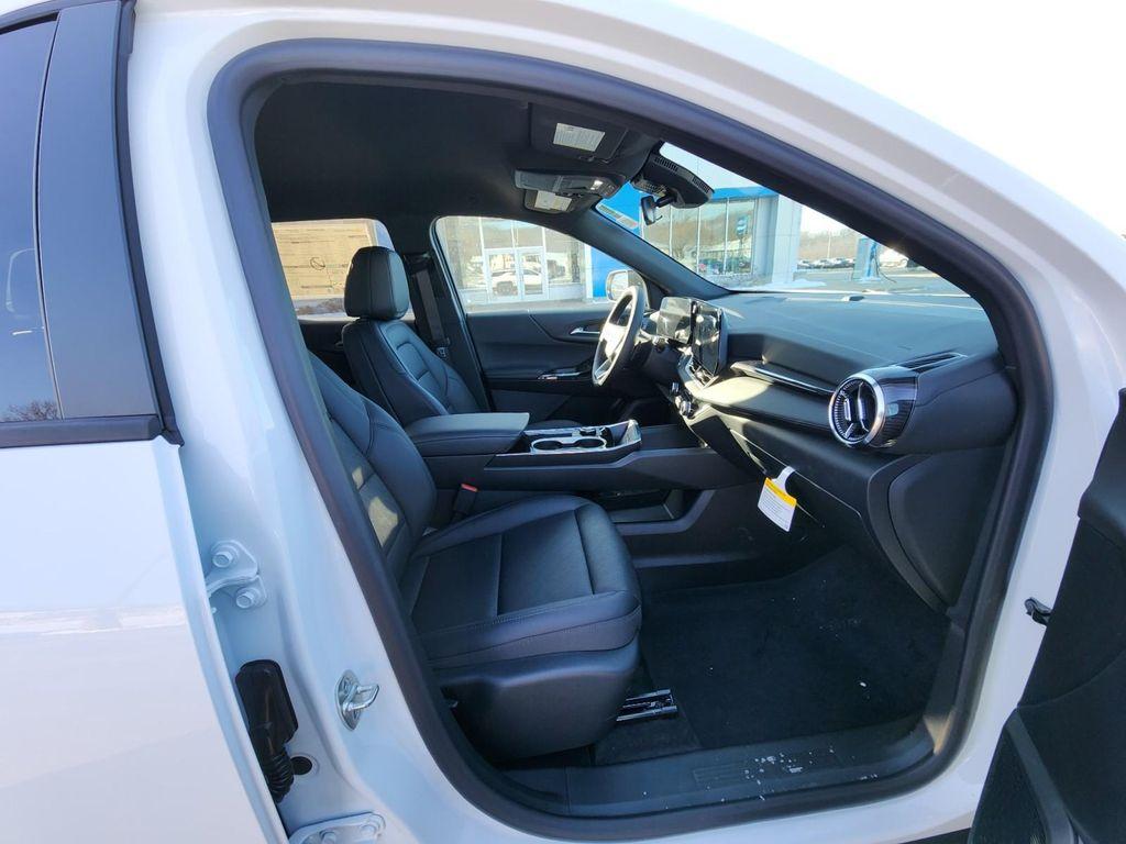 new 2026 Chevrolet Equinox car, priced at $34,662