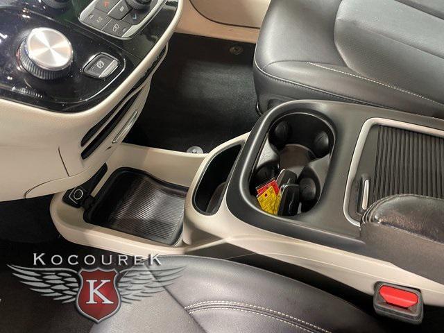 used 2024 Chrysler Pacifica car, priced at $28,712