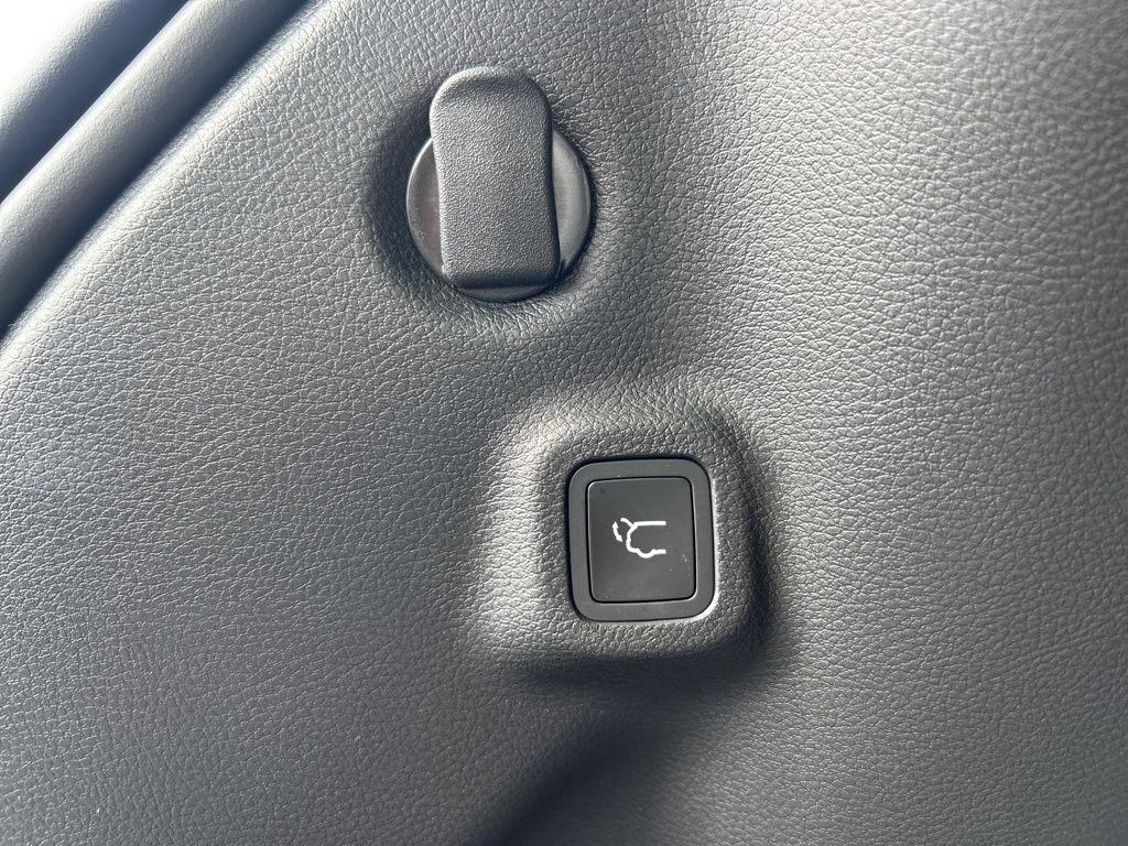 new 2025 Jeep Compass car, priced at $30,499