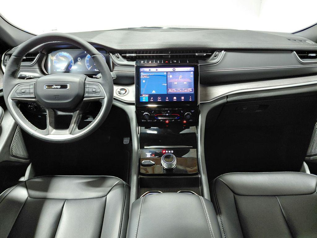 used 2025 Jeep Grand Cherokee car, priced at $39,400