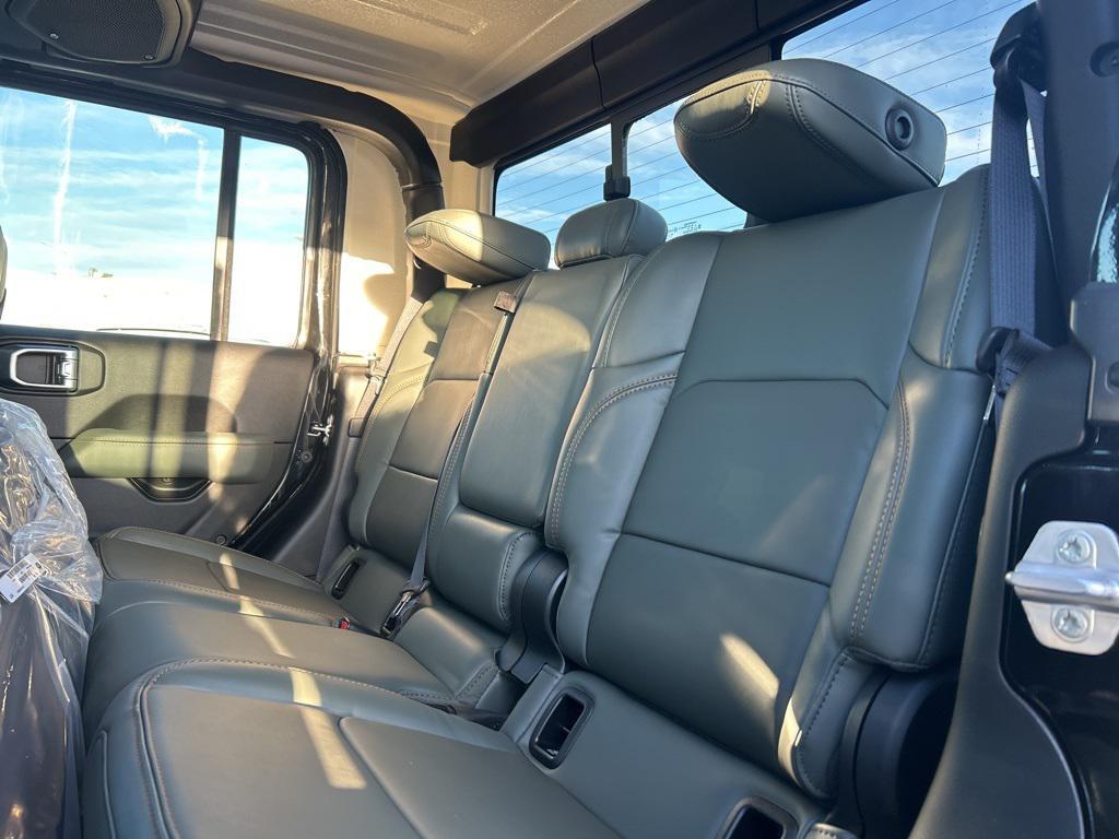 new 2026 Jeep Gladiator car, priced at $58,897