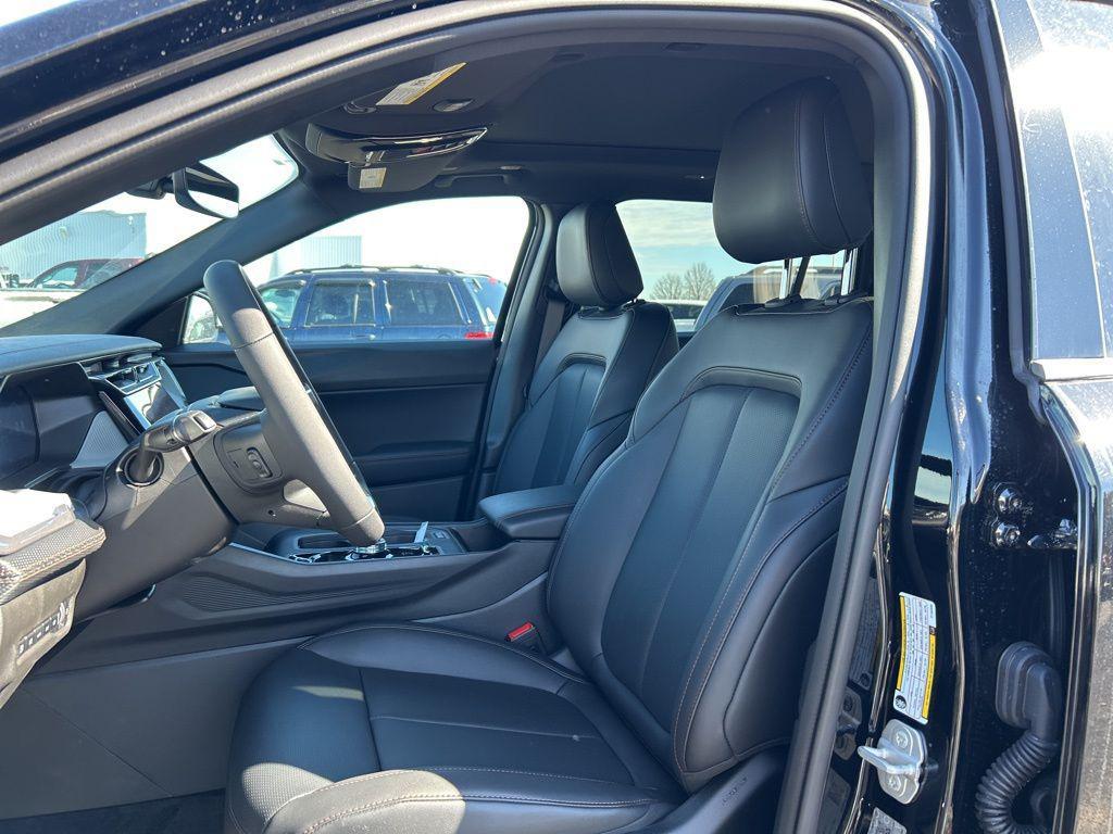 new 2026 Jeep Cherokee car, priced at $43,675