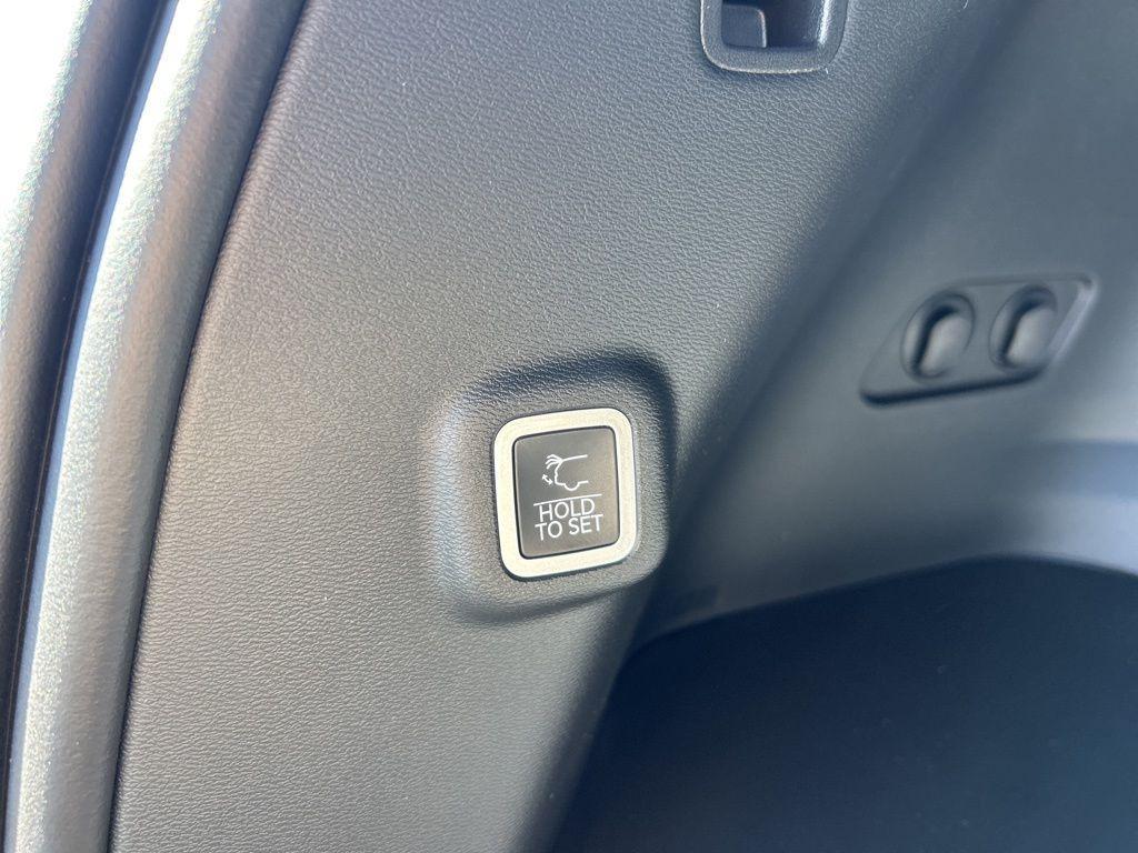 new 2026 Jeep Cherokee car, priced at $43,675